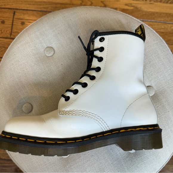 Doc Marten 1460 Original Smooth White Leather Lace Up Lug Boots Women's 7 - Picture 10 of 14